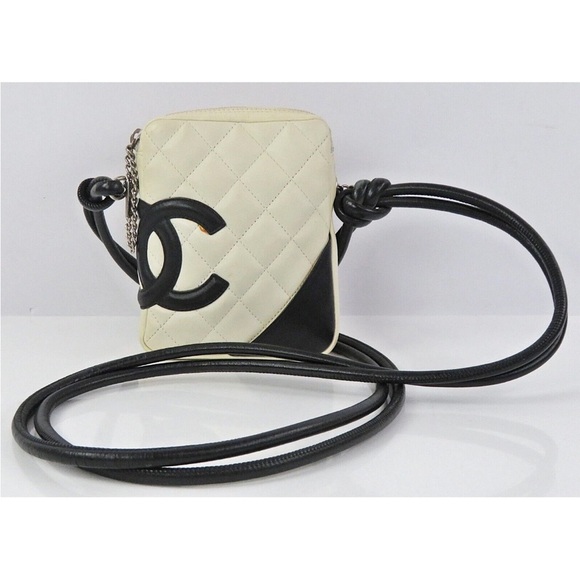 CHANEL Black and Cream Crossbody Bag - Picture 3 of 15